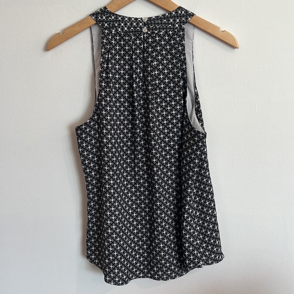 Banana Republic Geometric Pattern Shell - Picture 8 of 9